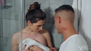 Сексуальные красотки в порно - Wet and Wild in the Locker Room HOT-GIRLS-PORN.COM