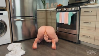 Сексуальные девушки в порно - Evie Envy's Enhanced Body Pleasures на HOT-GIRLS-PORN.COM