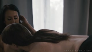 Сексуальные девушки в порно - Kissing Cousins: Roommate Edition на HOT-GIRLS-PORN.COM