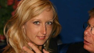 Сексуальные девушки в порно - Kissing and Cuddling with Old and Young на HOT-GIRLS-PORN.COM