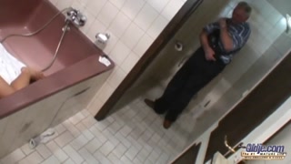 Сексуальные красотки в порно - Silvie the Maid Fingered Hard While Cleaning on Knees HOT-GIRLS-PORN.COM