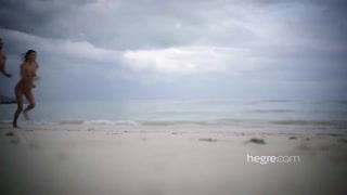 Сексуальные девушки в порно - Melena Maria - Nude Beach Fun with Big Ass Brunette and Skinny Blonde на HOT-GIRLS-PORN.COM