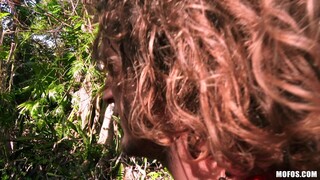 Сексуальные девушки в порно - Small Redhead Sucks Dick In Public на HOT-GIRLS-PORN.COM