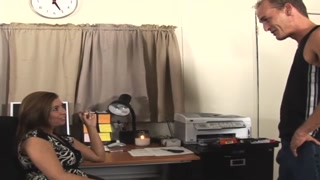 Сексуальные девушки в порно - Office honey gets drilled hard на HOT-GIRLS-PORN.COM