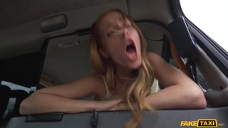Сексуальные девушки в порно - Amateur Holly Molly Gets Fucked на HOT-GIRLS-PORN.COM