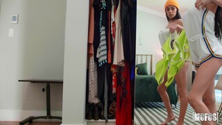 Сексуальные девушки в порно - Threeway with Roommate, Thief, and BF на HOT-GIRLS-PORN.COM