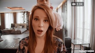 Сексуальные девушки в порно - Amateur Russian Girl Gives Facial to BF Charlie Dean на HOT-GIRLS-PORN.COM