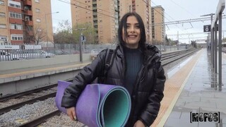Сексуальные девушки в порно - Train Blowjob Showdown: Teen Wars на HOT-GIRLS-PORN.COM