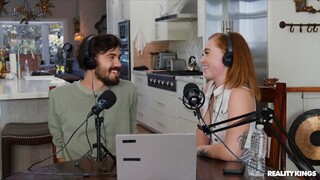 Сексуальные девушки в порно - Natural Tits and Anal Play with Creampie на HOT-GIRLS-PORN.COM
