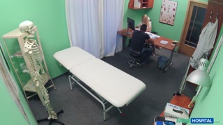 Сексуальные красотки в порно - Medical Assistant Eases Stud's Pressure HOT-GIRLS-PORN.COM