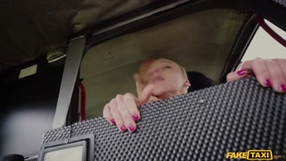 Сексуальные девушки в порно - Tattooed Girl Fucking Hard на HOT-GIRLS-PORN.COM