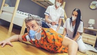 Сексуальные девушки в порно - Two Nurses, One Big Cock на HOT-GIRLS-PORN.COM