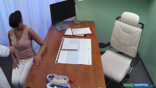 Сексуальные девушки в порно - Doctor Makes Ex Blowjob на HOT-GIRLS-PORN.COM