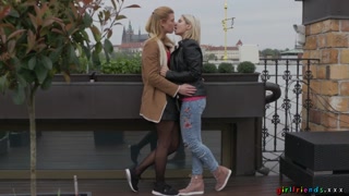 Сексуальные девушки в порно - Romantic Stockinged Lesbians Lick and Suck на HOT-GIRLS-PORN.COM