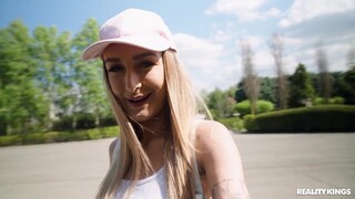 Сексуальные девушки в порно - Natural Tits, Thong, and Anal Fun на HOT-GIRLS-PORN.COM