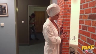 Сексуальные девушки в порно - Three Girls One Hotel Room на HOT-GIRLS-PORN.COM