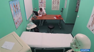 Сексуальные девушки в порно - Natural Tits Czech Girl's Naughty Medical Session на HOT-GIRLS-PORN.COM