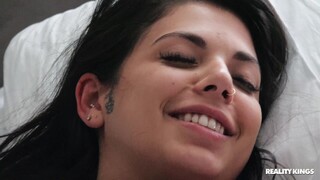 Сексуальные девушки в порно - Brazilian Bikini Blowout with Gina Valentina на HOT-GIRLS-PORN.COM