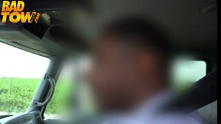 Сексуальные девушки в порно - Interracial Blowjob in a Car на HOT-GIRLS-PORN.COM