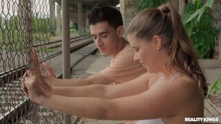 Сексуальные девушки в порно - The Outdoor Anal Workout with Jordi на HOT-GIRLS-PORN.COM