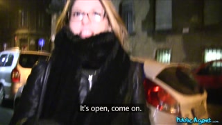 Сексуальные девушки в порно - Small Tits Blonde Fucked in Public на HOT-GIRLS-PORN.COM