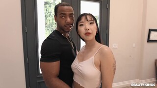 Сексуальные девушки в порно - Mazee The Goat Gives Elle Lee a Deepthroat на HOT-GIRLS-PORN.COM