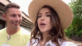 Сексуальные девушки в порно - Amateur Sex in Prague - Eden Ivy & Nick Ross Go Wild на HOT-GIRLS-PORN.COM