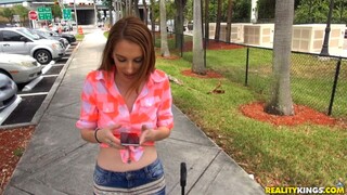 Сексуальные девушки в порно - Chelsea Jade's Piercing Blowjob на HOT-GIRLS-PORN.COM