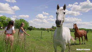 Сексуальные девушки в порно - Summer 69 Action на HOT-GIRLS-PORN.COM
