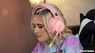 Сексуальные красотки в порно - Jessie Saint's Natural Tits Bounce in Doggystyle HOT-GIRLS-PORN.COM