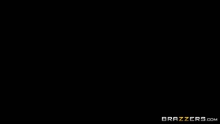 Сексуальные девушки в порно -  Bubble Butt Brunette Loves Cum! на HOT-GIRLS-PORN.COM