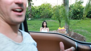Сексуальные девушки в порно - Blowjob in the Car with Monica на HOT-GIRLS-PORN.COM