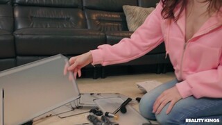 Сексуальные красотки в порно - Tattooed Teen's Tight Pussy HOT-GIRLS-PORN.COM