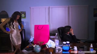 Сексуальные девушки в порно - Veronica Rodriguez - Maid with Piercing Fucks Hard на HOT-GIRLS-PORN.COM