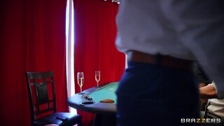 Сексуальные девушки в порно - Ass Fingering and Deep Throating на HOT-GIRLS-PORN.COM