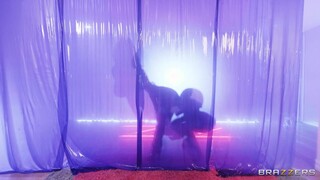 Сексуальные девушки в порно - Luna Star’s Ass-to-Mouth & Squirt in Cum Thru 4 на HOT-GIRLS-PORN.COM