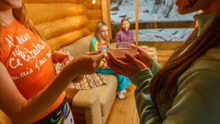 Сексуальные девушки в порно - Snow Bunnies 2: Lesbian Adventures на HOT-GIRLS-PORN.COM