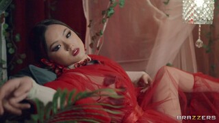 Сексуальные красотки в порно - Tattooed Lulu Chu Takes a Big Cock HOT-GIRLS-PORN.COM