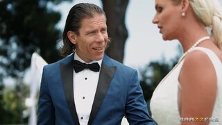 Сексуальные девушки в порно - Face Sitting and 69: A Lesbian Wedding Extravaganza на HOT-GIRLS-PORN.COM