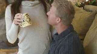 Сексуальные девушки в порно - Shaved Pussy Christmas Blowjob на HOT-GIRLS-PORN.COM