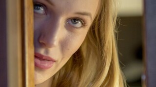 Сексуальные красотки в порно -  Shower Voyeur with Phone HOT-GIRLS-PORN.COM