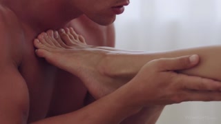 Сексуальные красотки в порно - Tiny Tits Gina Gerson Gets Oiled & Fucked Hard HOT-GIRLS-PORN.COM