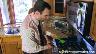 Сексуальные красотки в порно - Alex Legend Dominates MILF Penny Pax and Scrambles Her Eggs HOT-GIRLS-PORN.COM