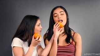 Сексуальные девушки в порно - Brunette Babes Jane Wilde & Emily Willis Get Wild на HOT-GIRLS-PORN.COM