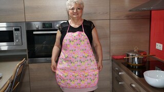 Сексуальные девушки в порно - Short Hair MILF Gives Rob a Wet Welcome Home Blowjob на HOT-GIRLS-PORN.COM
