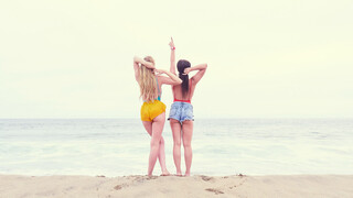 Сексуальные девушки в порно - Sun, Sand, & Sex – Chloe & Whitney's Beach Adventure на HOT-GIRLS-PORN.COM