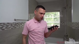 Сексуальные девушки в порно - Big Tits Stepfamily: Grower or Shower in the Shower на HOT-GIRLS-PORN.COM