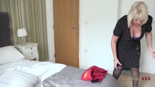 Сексуальные девушки в порно - MILF Amy Lets Step-Nephew Fuck Her After Argument на HOT-GIRLS-PORN.COM