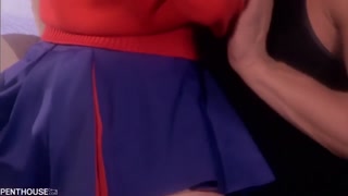 Сексуальные девушки в порно - Cheerleader Spreads for a Big Facial на HOT-GIRLS-PORN.COM