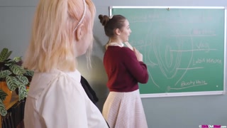 Сексуальные девушки в порно - Caset Bangs His Teacher Willow After Class на HOT-GIRLS-PORN.COM